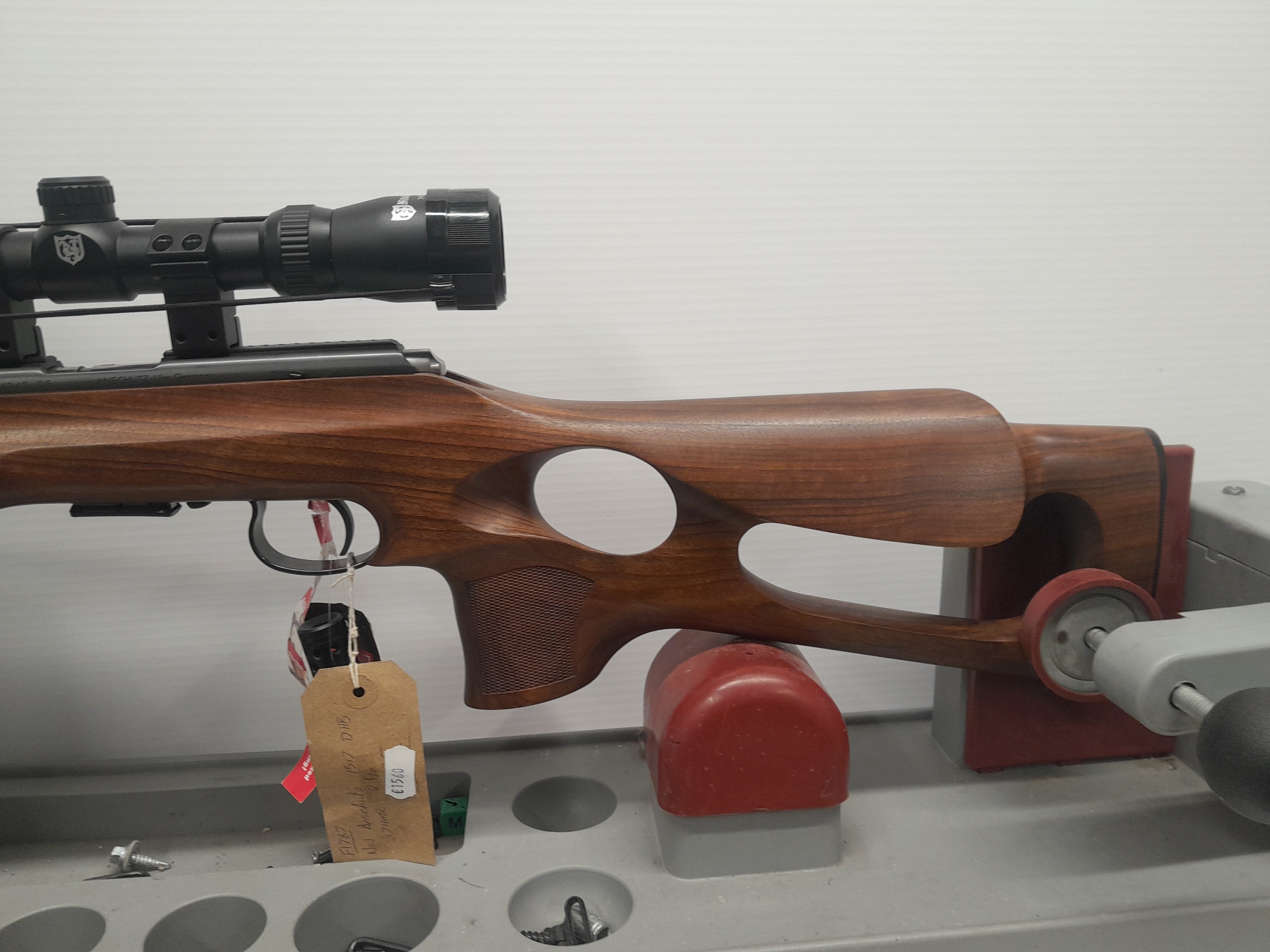 Anschutz 1517 Single-Stage Trigger  Heavy Barrell  Walnut Thumbhole 23" 17HMR Rifle