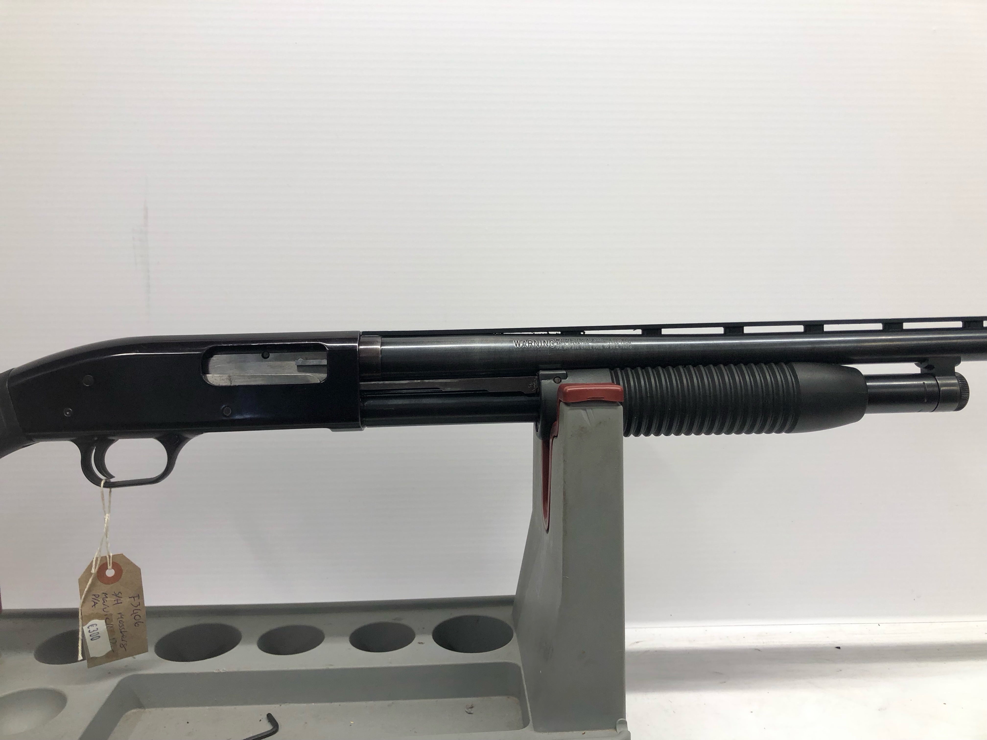 Mosberg 12g Pump Action Shotgun