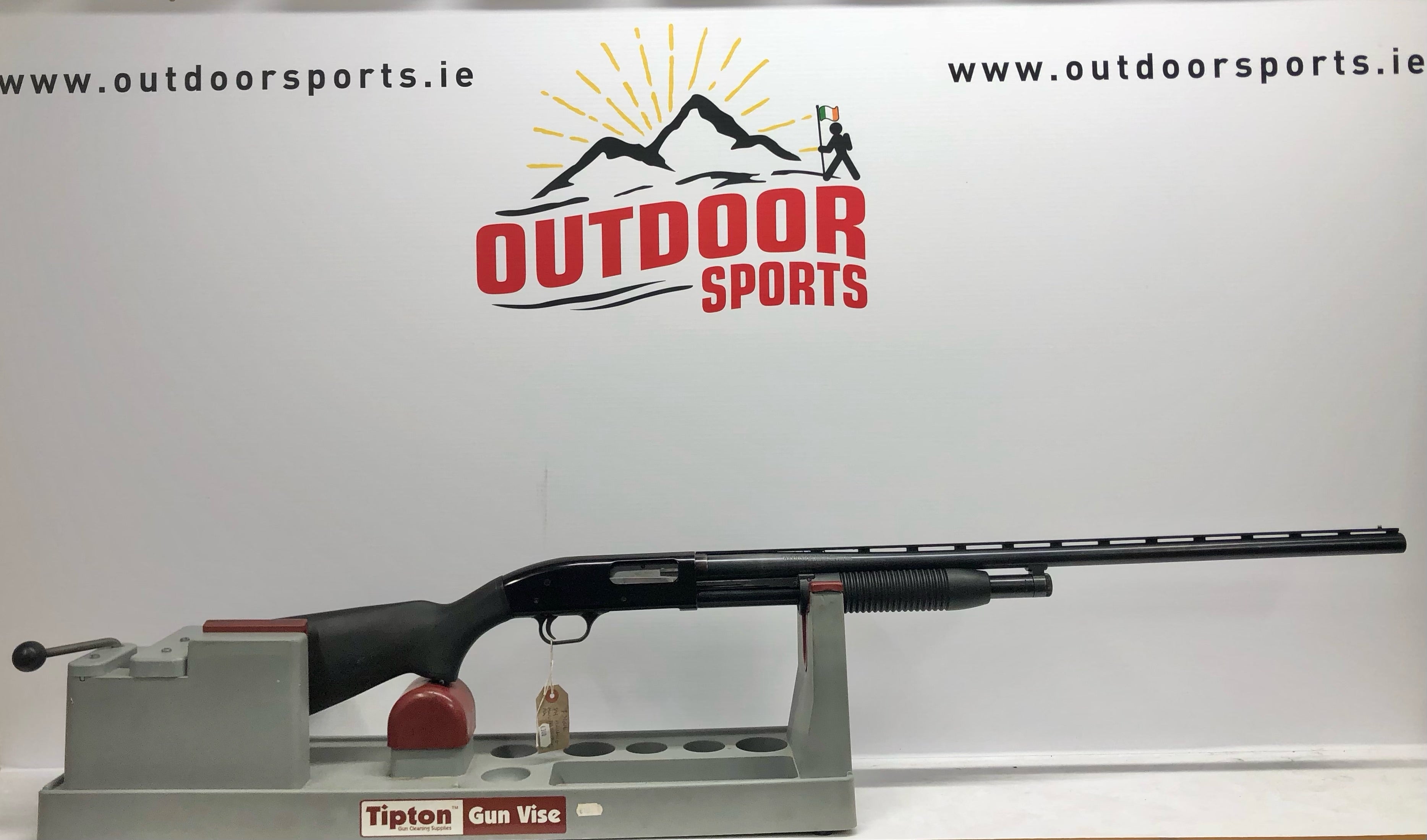 Mosberg 12g Pump Action Shotgun