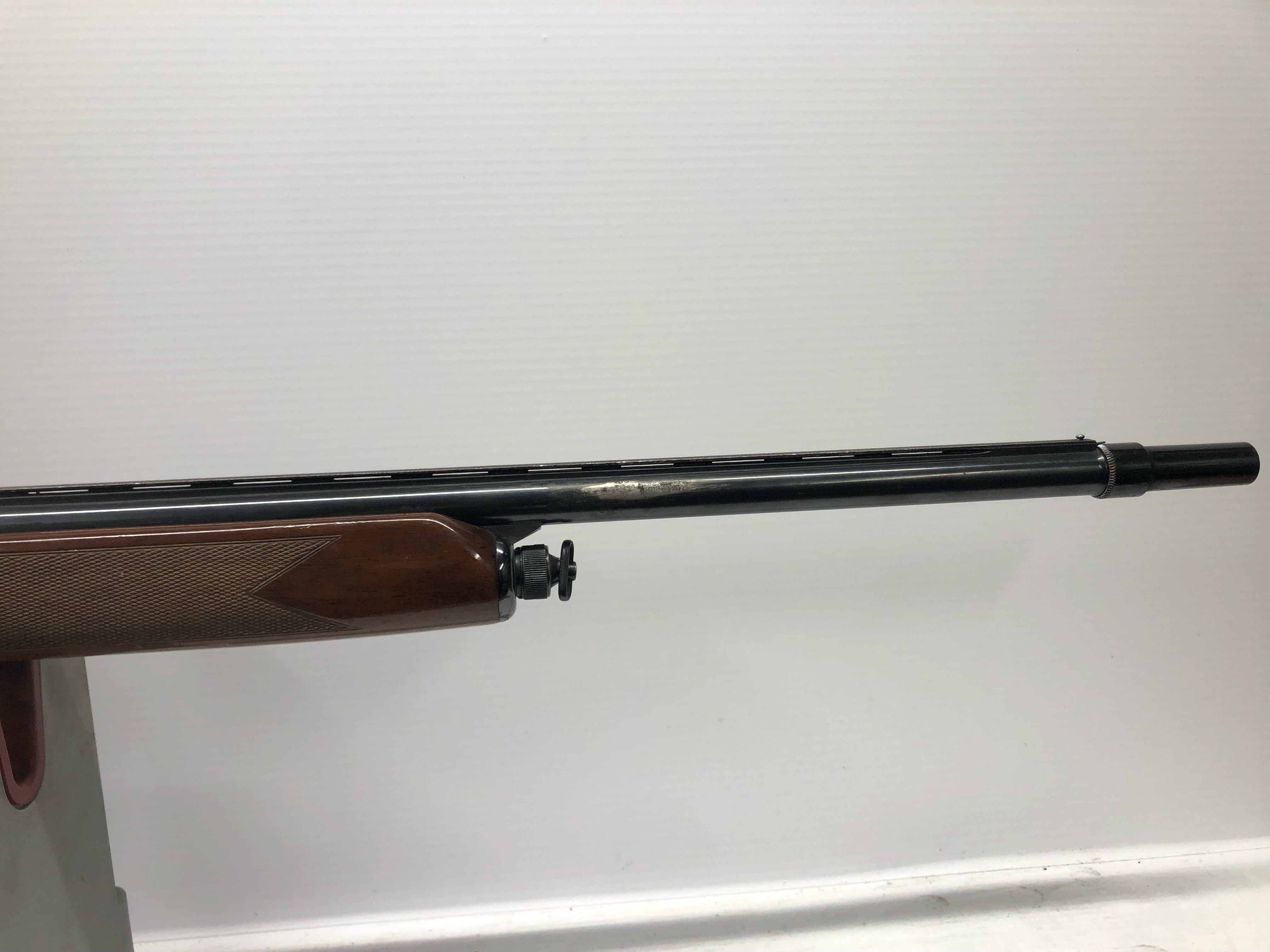 Breda Semi-Auto 12g Shotgun